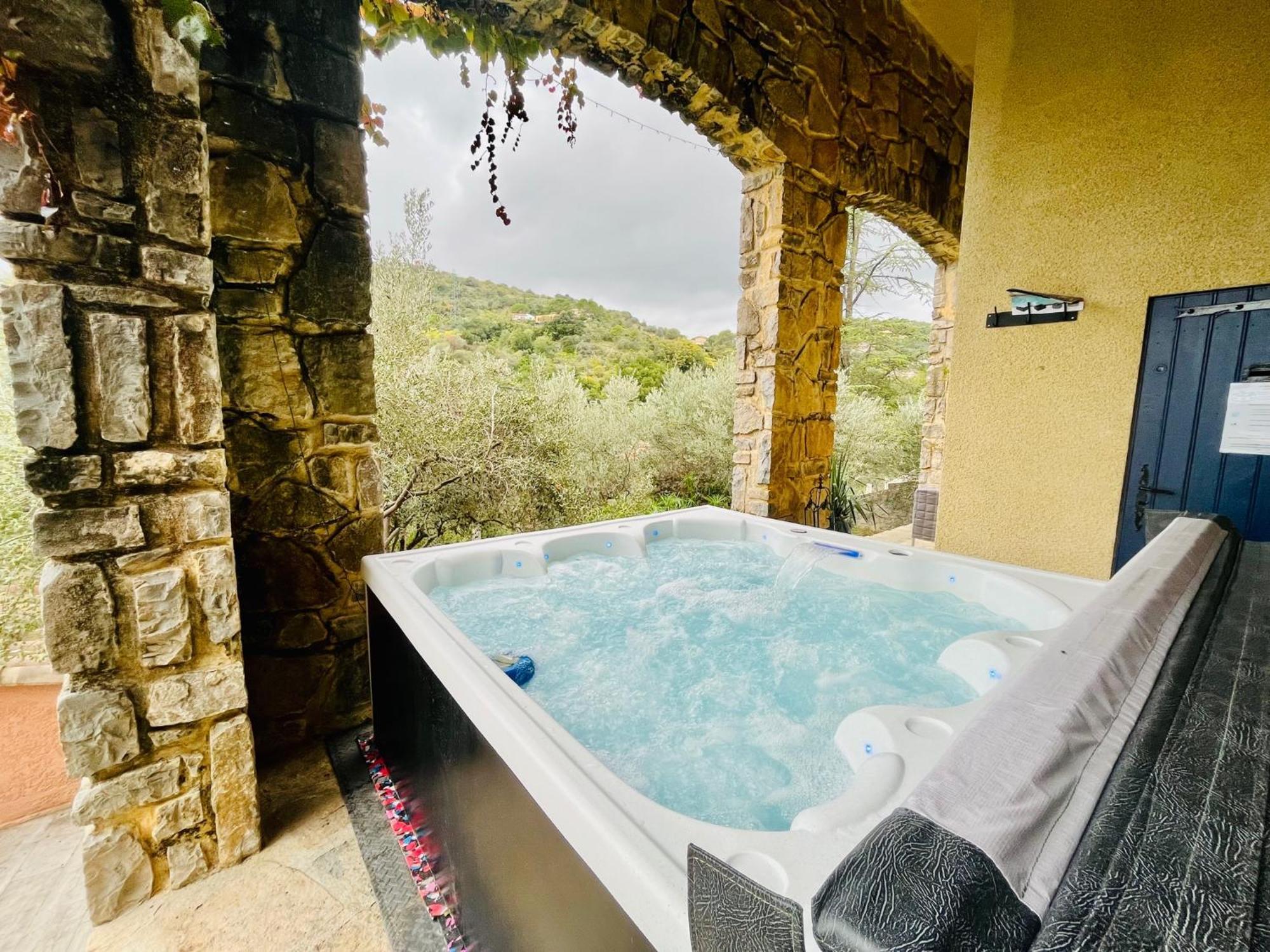 Le Domaine Des Oliviers Piscine Jacuzzi Sauna * Ales